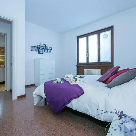 Laveno-mombello Sleeps 4 * Laveno-Mombello